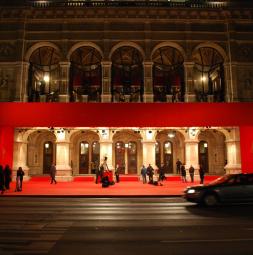 2016-wien-opernball-small.jpg